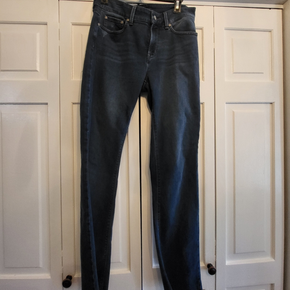 NYDJ Los Angeles stretch bootcut Billie  jeans with frayed hem. Size 8 Bohi